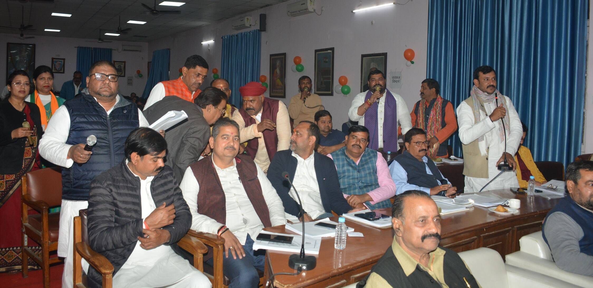 नगर निगम सदन की बैठक। नगर निगम सदन की बैठक।