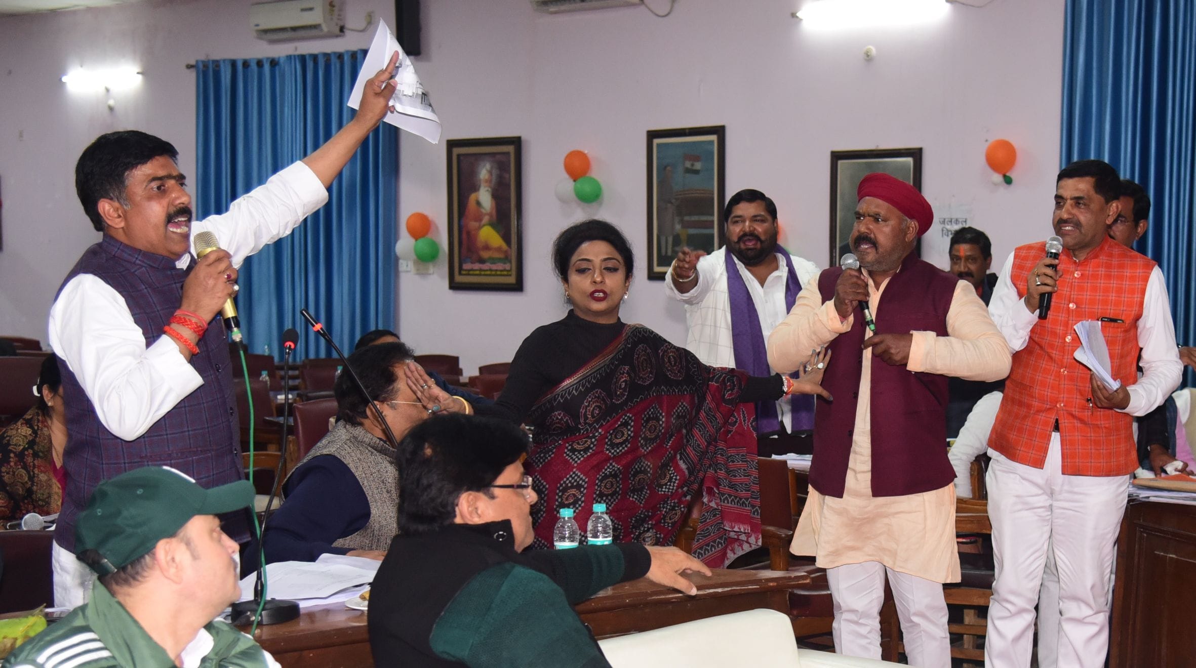 नगर निगम सदन की बैठक। नगर निगम सदन की बैठक।