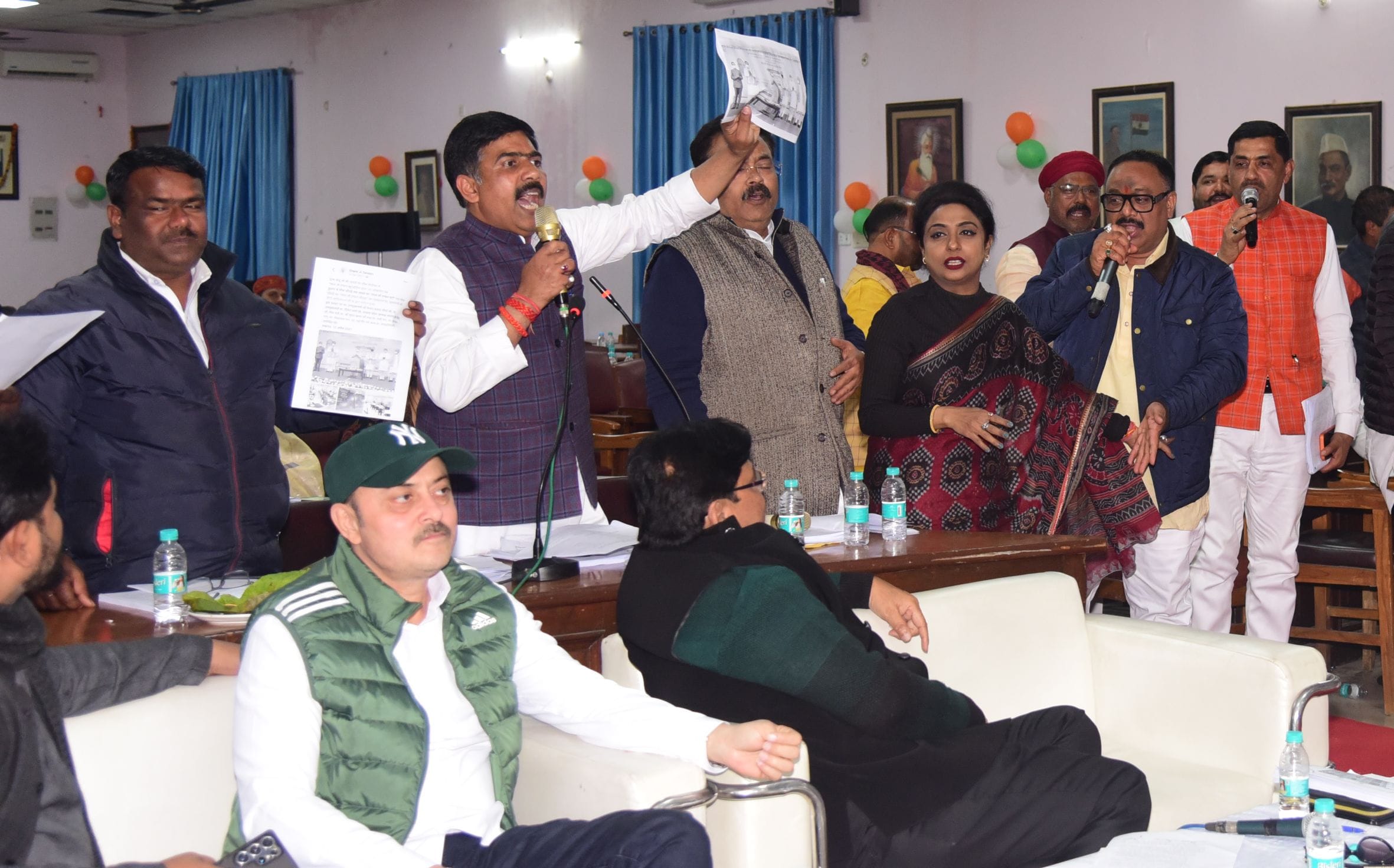नगर निगम सदन की बैठक। नगर निगम सदन की बैठक।