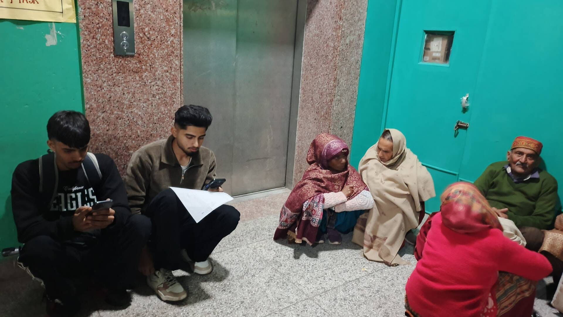 दो दिन के अवकाश के बाद हृदय रोग ओपीडी के बार मरीजों की भीड़। संवाद