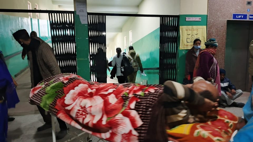 दो दिन के अवकाश के बाद हृदय रोग ओपीडी के बार मरीजों की भीड़। संवाद