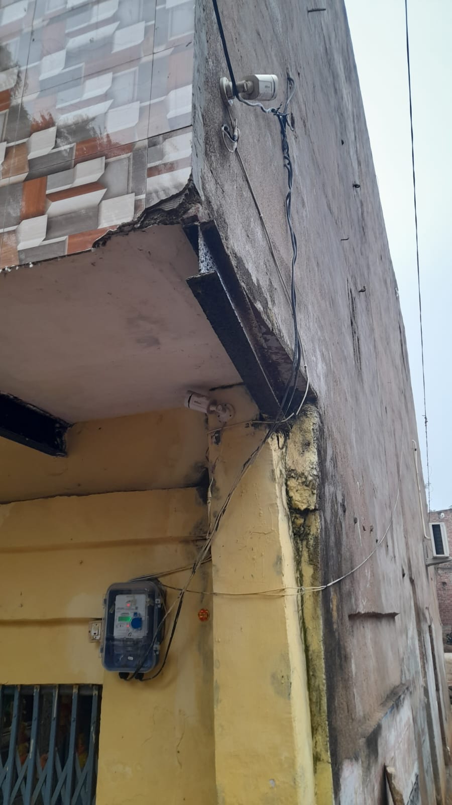 फोटो - 01 चोरों द्वारा फैलाया गया सामान। संवाद