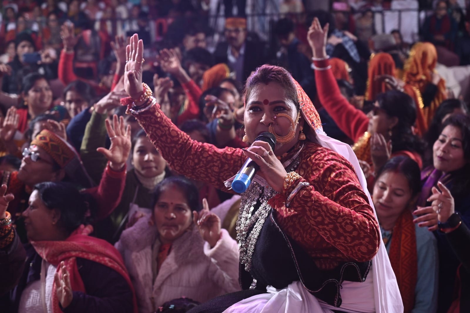 गोमती तट पर पंडित गोविंद वल्लभ पंत पर्वतीय सांस्कृतिक उपवन में सजे उत्तरायणी कौथिग का बुधवार को