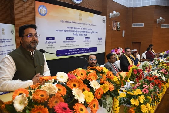सहकारिता भवन में आयोजित कार्यक्रम में मुस्लिम राष्ट्रीय मंच के मार्गदर्शक व आरएसएस के नेता डॉ. सहकारिता भवन में आयोजित कार्यक्रम में मुस्लिम राष्ट्रीय मंच के मार्गदर्शक व आरएसएस के नेता डॉ.