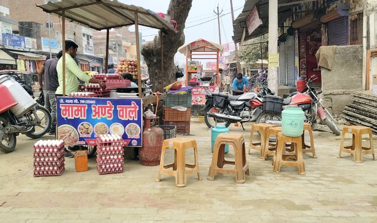 सिराथू रोड में निर्माणधीन इंटर लॉकिंंग। संवाद सिराथू रोड में निर्माणधीन इंटर लॉकिंंग। संवाद