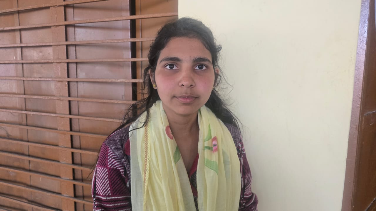 29jjrp03- झज्जर। नीलम