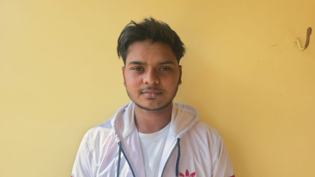 29jjrp03- झज्जर। नीलम