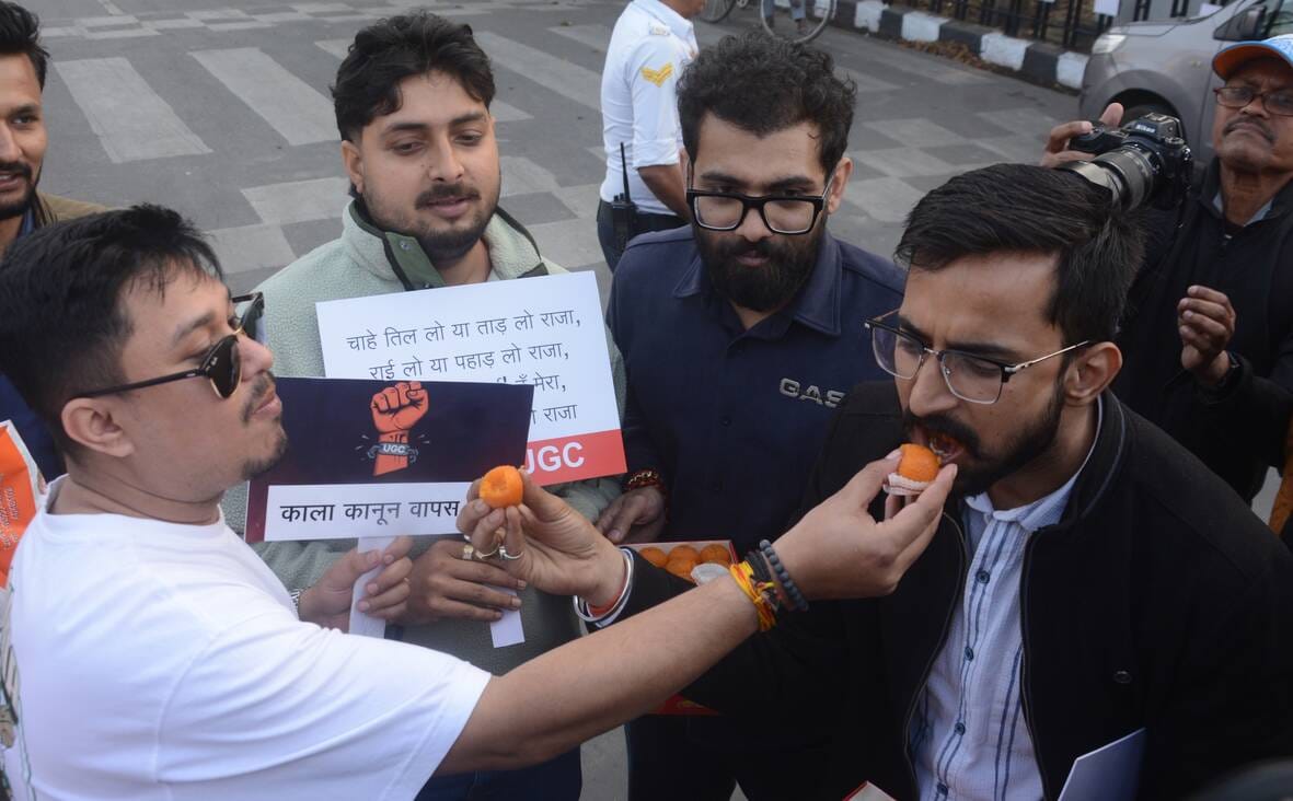 बृहस्पतिवार को यूजीसी के नए नियमों के विरोध में जगह-जगह हुए प्रदर्शन, पुलिस से झड़प और बाद में 