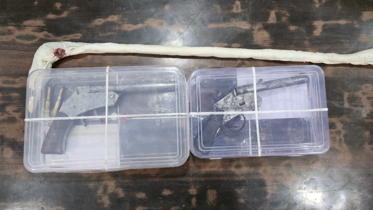 फोटो-28-पुलिस गिरफ्त में हत्यारोपी। स्रोत: पुलिस