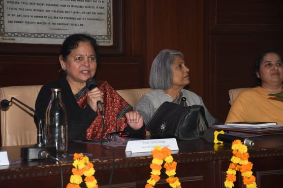 केजीएमयू में आयोजित जागरूक कार्यक्रम में शामिल विशेषज्ञ।