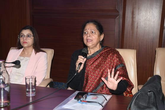 केजीएमयू में आयोजित जागरूक कार्यक्रम में शामिल विशेषज्ञ।