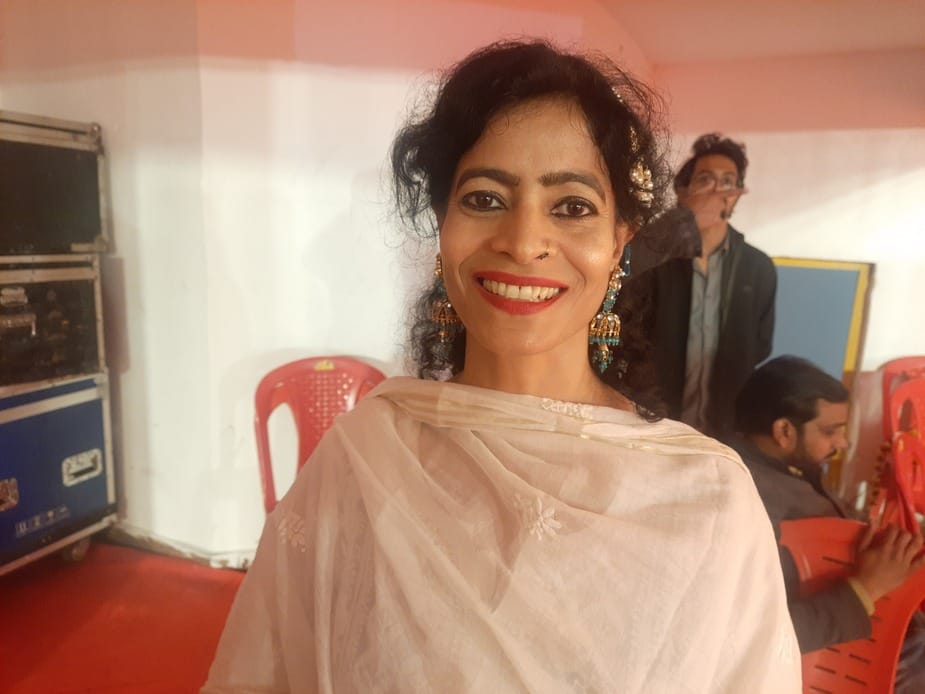 महोत्सव में डाॅक्टर सीमा मोदी द्वारा नाट्य मंचन किया गया-संवाद