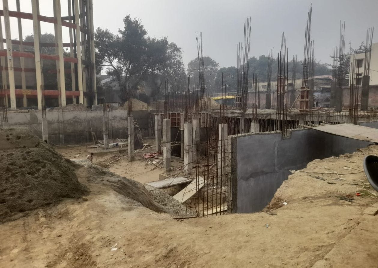 टाउनहॉल हॉकी मैदान शॉपिंग कांप्लेक्स के स्थान पर लोगों ने कर रखा अतिक्रमण। संवाद टाउनहॉल हॉकी मैदान शॉपिंग कांप्लेक्स के स्थान पर लोगों ने कर रखा अतिक्रमण। संवाद