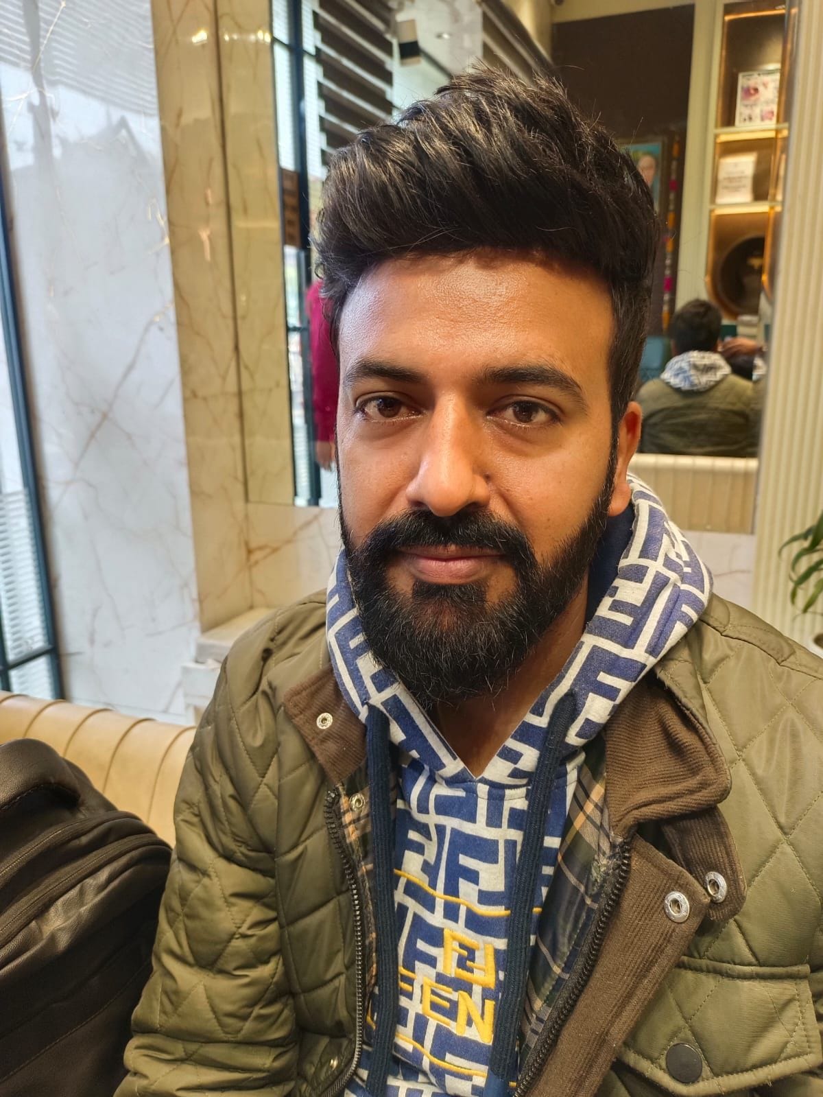 12...शहर के सर्राफा बाजार में एक दुकान से गहने खरीदते हुए उपभोक्ता । संवाद 12...शहर के सर्राफा बाजार में एक दुकान से गहने खरीदते हुए उपभोक्ता । संवाद