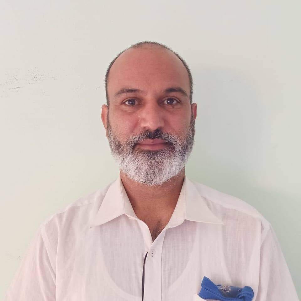 बस्सी से तताहर सड़क पर कीचड़ और फिसलन से वाहन चलाना मुश्किल। स्रोत : जागरूक पाठक