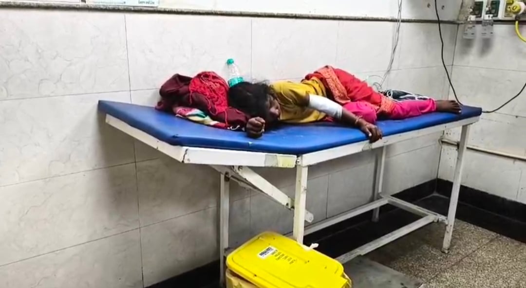 चौधरी लेयर पोल्ट्री फार्म हाउस में रखा ट्रांसफार्मर। संवाद