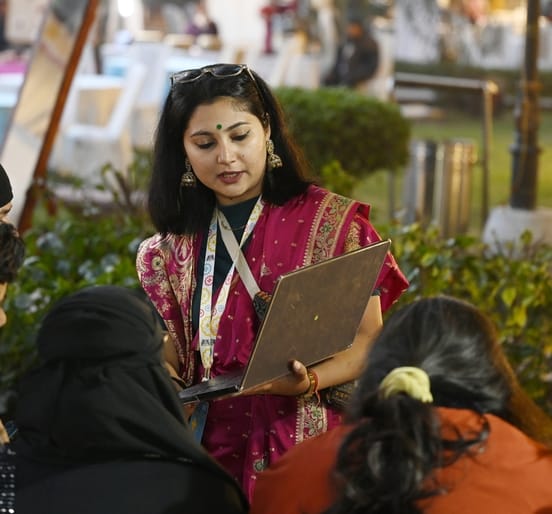 कला, शिल्प, साहित्य, संगीत और स्वाद के संगम के साथ सनतकदा फेस्टिवल के 17वें सीजन का आगाज शुक्रव कला, शिल्प, साहित्य, संगीत और स्वाद के संगम के साथ सनतकदा फेस्टिवल के 17वें सीजन का आगाज शुक्रव