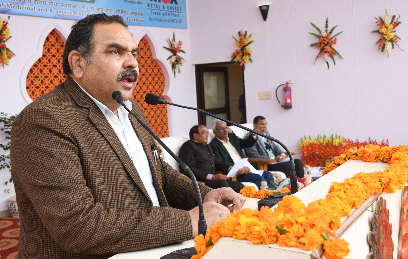 केंद्रीय औषधीय एवं सुगंध पौधा संस्थान (सीमैप) लखनऊ में शुक्रवार को दो दिवसीय किसान मेला-2026 का