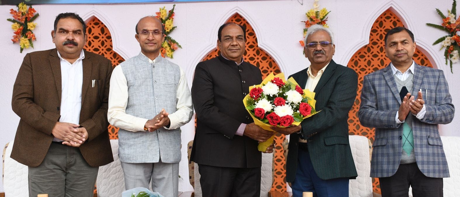 केंद्रीय औषधीय एवं सुगंध पौधा संस्थान (सीमैप) लखनऊ में शुक्रवार को दो दिवसीय किसान मेला-2026 का