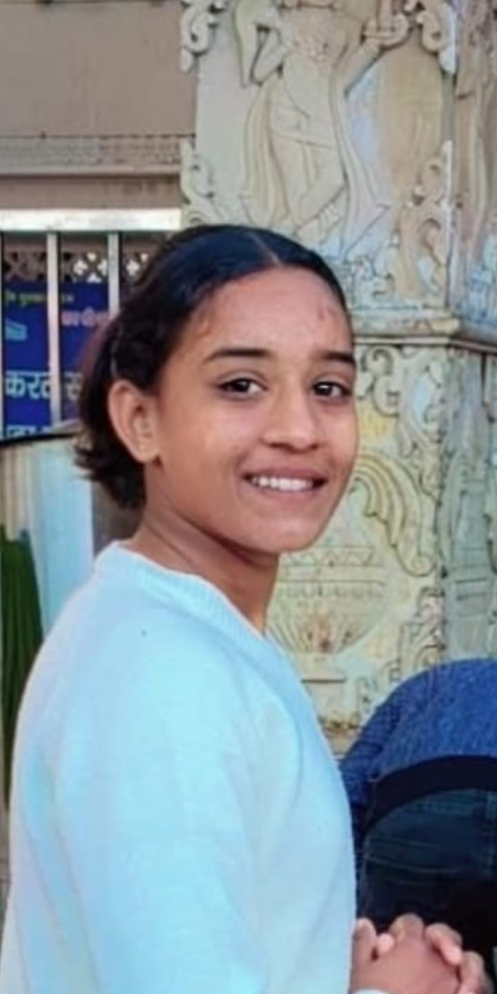 साक्षी।