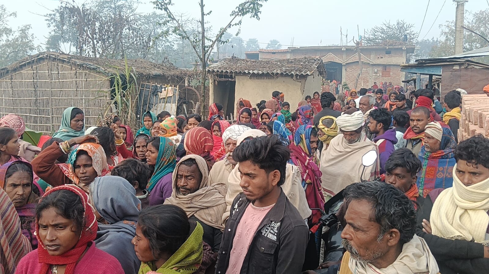 संदिग्ध परिस्थितियों में युवक का डेड बॉडी बरामद