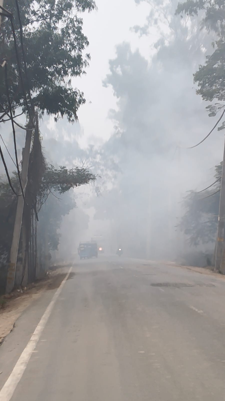 शहर में दोपहर करीब तीन बजे छाए बादल। संवाद