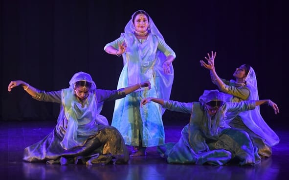 भातखंडे संस्कृति विश्वविद्यालय में चल रहे तीन दिवसीय शारंगदेव महोत्सव के दूसरे दिन शनिवार को शा