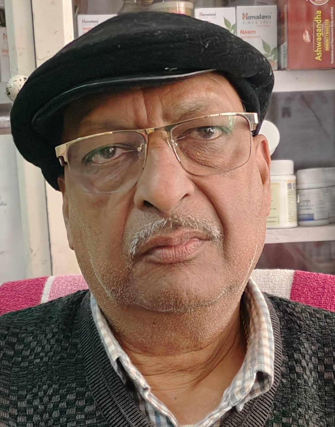 बजट पर चर्चा करते व्यापारी। संवाद