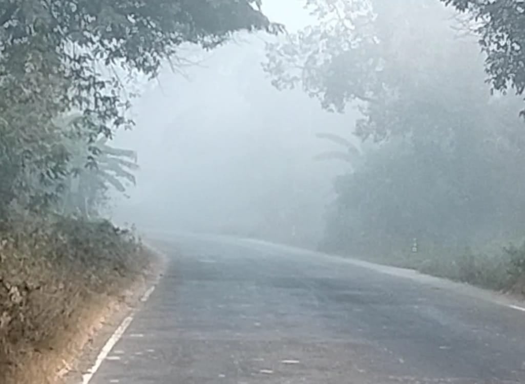 बरबर क्षेत्र में इस खराब सड़क की वजह से आए दिन होते हैं हादसे। संवाद
