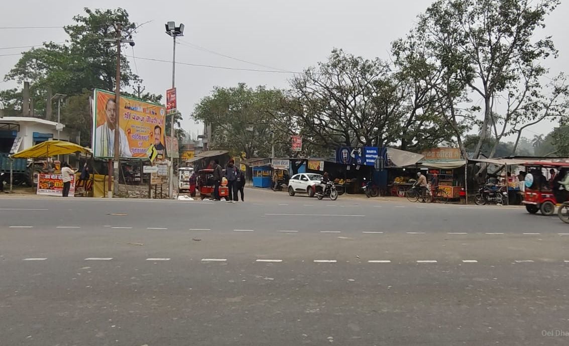 बरबर क्षेत्र में इस खराब सड़क की वजह से आए दिन होते हैं हादसे। संवाद