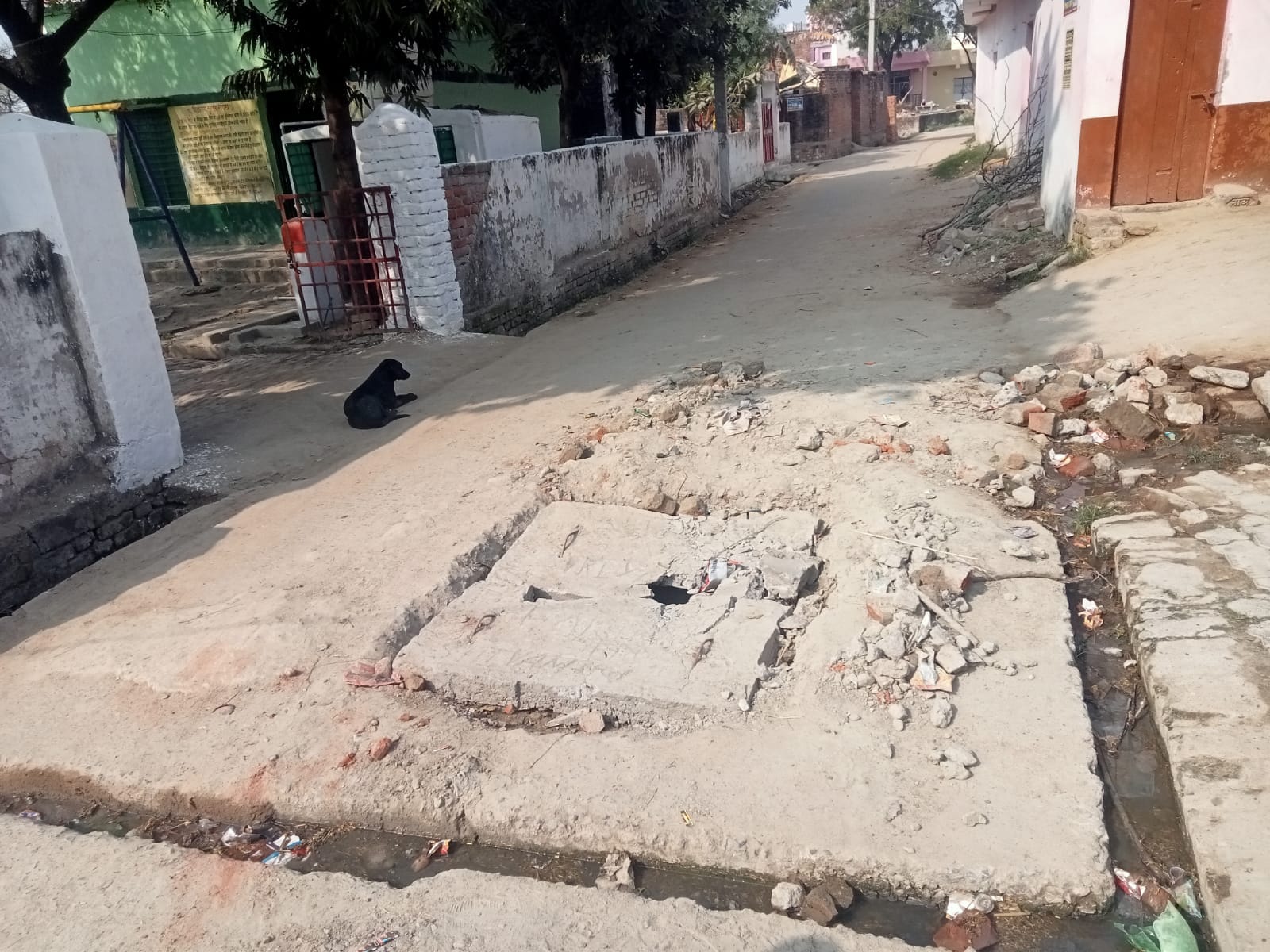 फोटो-10-फफूंद की बनारपुर पंचायत के गांव गुजरीपुर में नहीं लगीं टोंटी। संवाद फोटो-10-फफूंद की बनारपुर पंचायत के गांव गुजरीपुर में नहीं लगीं टोंटी। संवाद