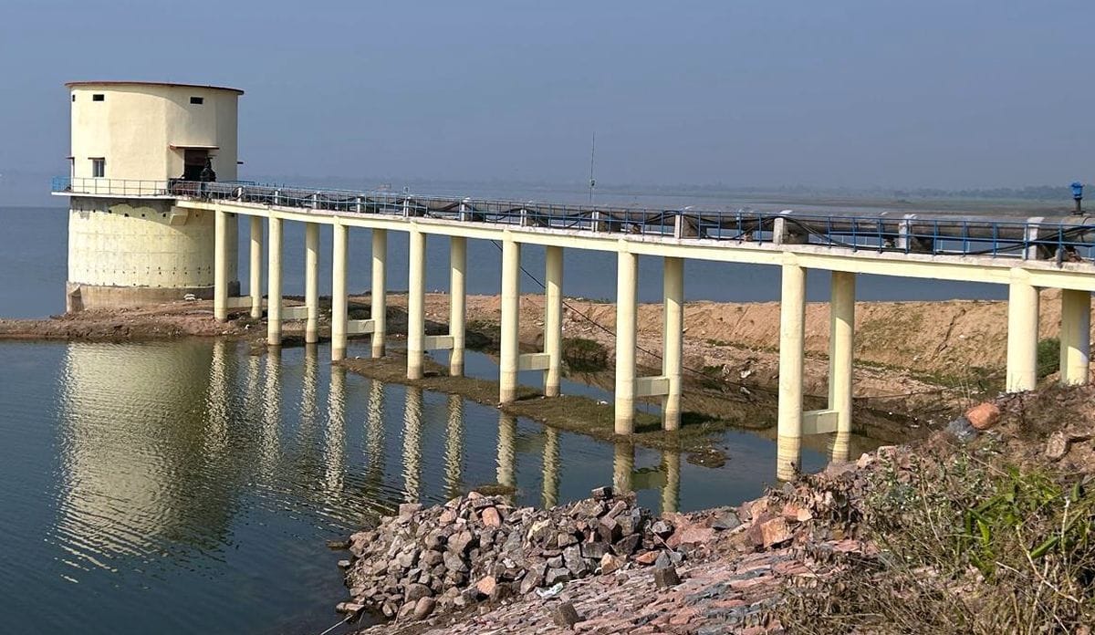 फोटो 31 एमएएचपी 10 परिचय-सलालपुरा गांव की सड़क दुरुस्त न कराए जाने से दिख रहा ऊबड़-खाबड़ मार्ग। फोटो 31 एमएएचपी 10 परिचय-सलालपुरा गांव की सड़क दुरुस्त न कराए जाने से दिख रहा ऊबड़-खाबड़ मार्ग।