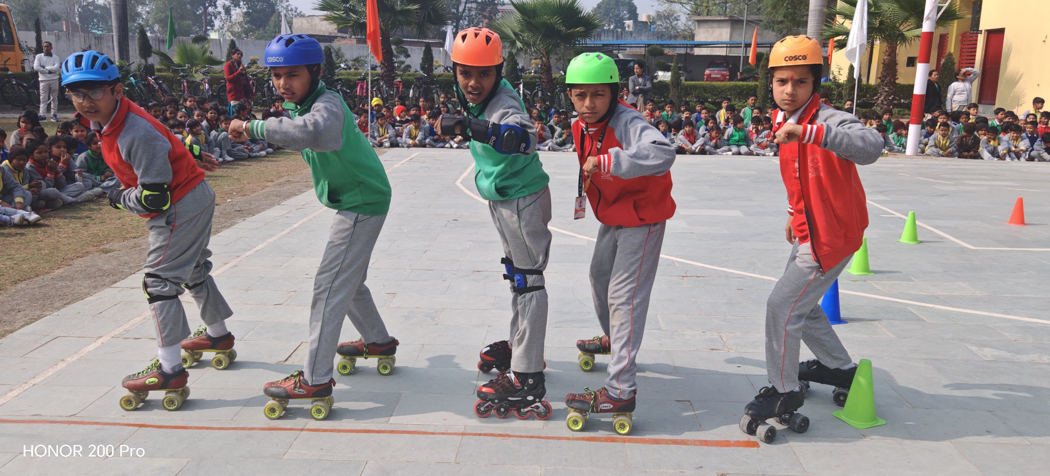 फोटो स्रोत स्कूल। आर आर पब्लिक स्कूल में खेल प्रतियोगिता में विजयी खिलाड़ी