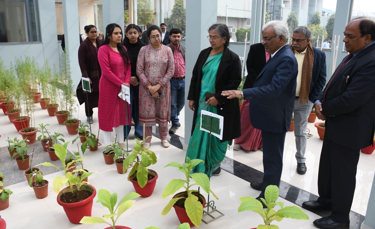 केंद्रीय औषधीय एवं सुगंध पौधा संस्थान परिसर में आयोजित दो दिवसीय किसान मेले का शनिवार को समापन केंद्रीय औषधीय एवं सुगंध पौधा संस्थान परिसर में आयोजित दो दिवसीय किसान मेले का शनिवार को समापन