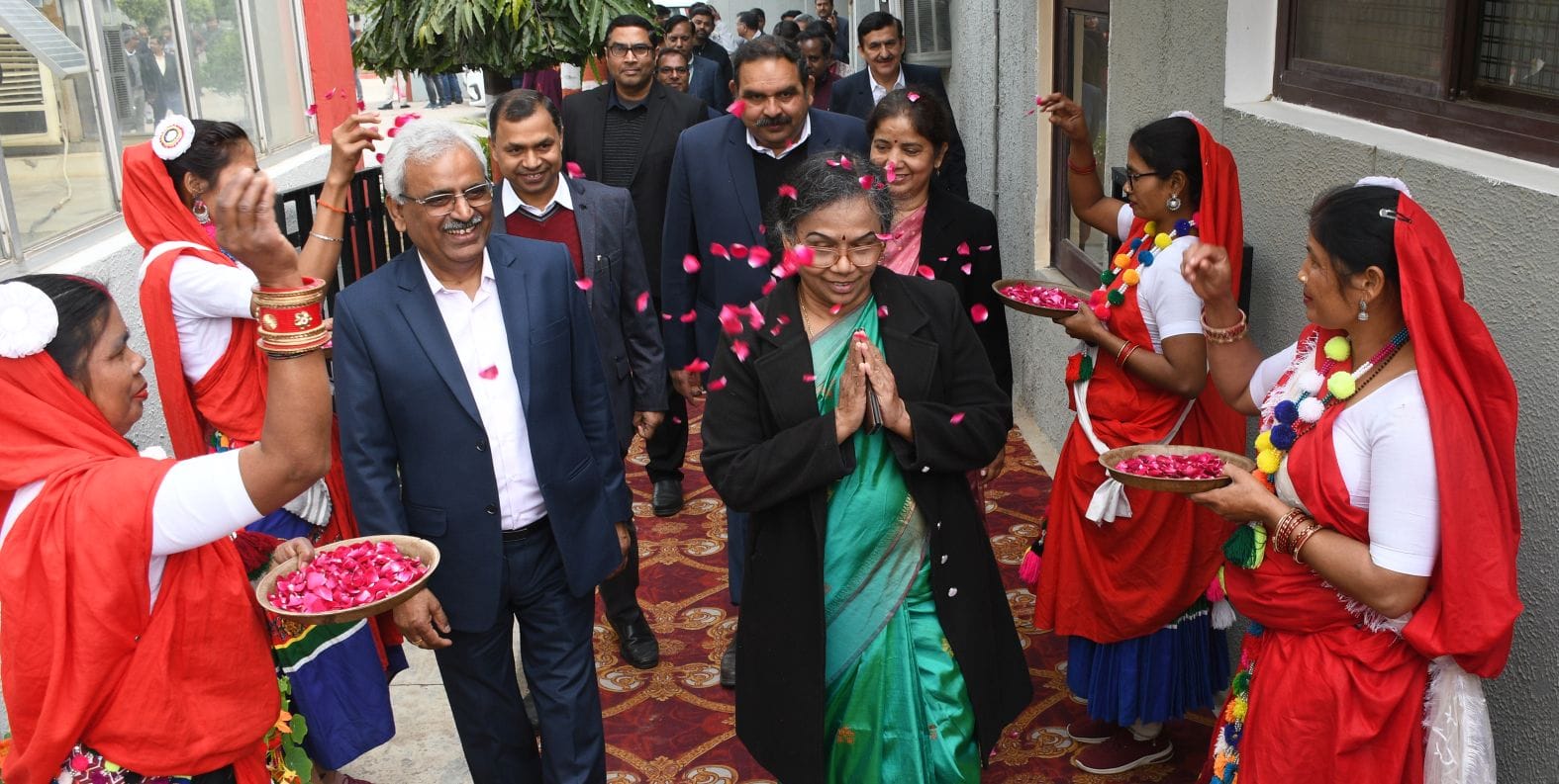 केंद्रीय औषधीय एवं सुगंध पौधा संस्थान परिसर में आयोजित दो दिवसीय किसान मेले का शनिवार को समापन केंद्रीय औषधीय एवं सुगंध पौधा संस्थान परिसर में आयोजित दो दिवसीय किसान मेले का शनिवार को समापन