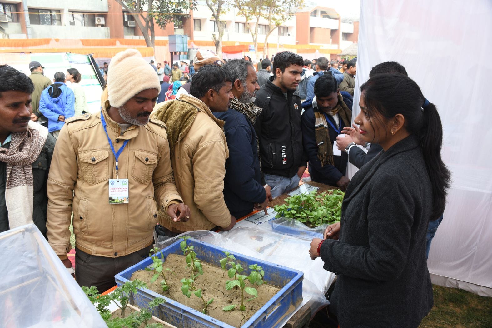 केंद्रीय औषधीय एवं सुगंध पौधा संस्थान परिसर में आयोजित दो दिवसीय किसान मेले का शनिवार को समापन केंद्रीय औषधीय एवं सुगंध पौधा संस्थान परिसर में आयोजित दो दिवसीय किसान मेले का शनिवार को समापन