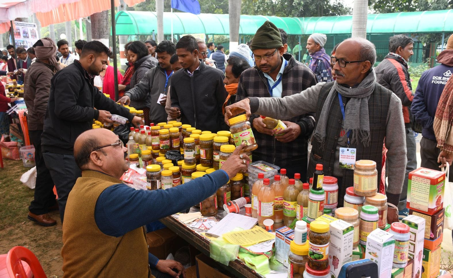 केंद्रीय औषधीय एवं सुगंध पौधा संस्थान परिसर में आयोजित दो दिवसीय किसान मेले का शनिवार को समापन केंद्रीय औषधीय एवं सुगंध पौधा संस्थान परिसर में आयोजित दो दिवसीय किसान मेले का शनिवार को समापन
