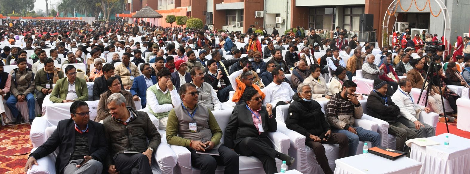 केंद्रीय औषधीय एवं सुगंध पौधा संस्थान परिसर में आयोजित दो दिवसीय किसान मेले का शनिवार को समापन केंद्रीय औषधीय एवं सुगंध पौधा संस्थान परिसर में आयोजित दो दिवसीय किसान मेले का शनिवार को समापन