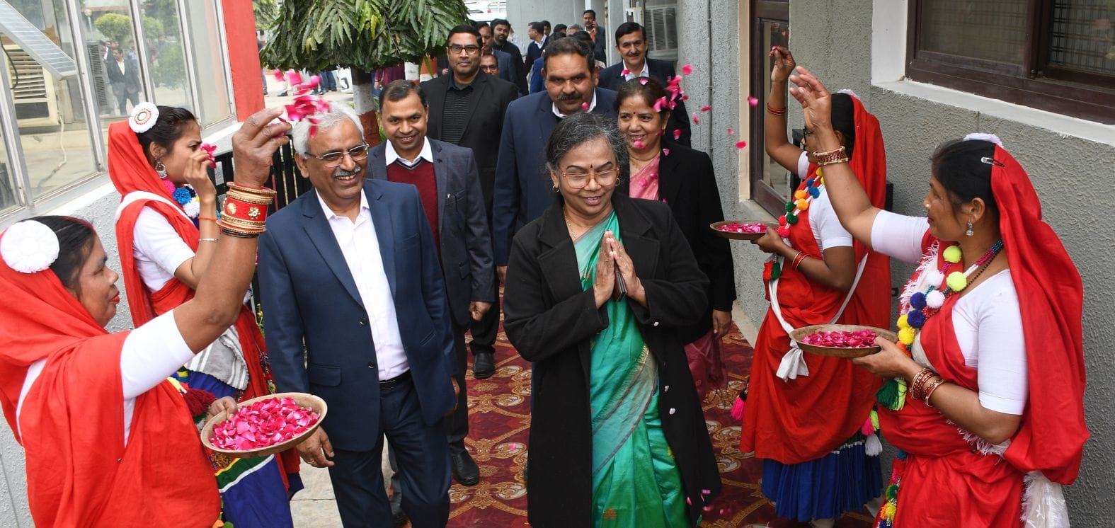 केंद्रीय औषधीय एवं सुगंध पौधा संस्थान परिसर में आयोजित दो दिवसीय किसान मेले का शनिवार को समापन केंद्रीय औषधीय एवं सुगंध पौधा संस्थान परिसर में आयोजित दो दिवसीय किसान मेले का शनिवार को समापन