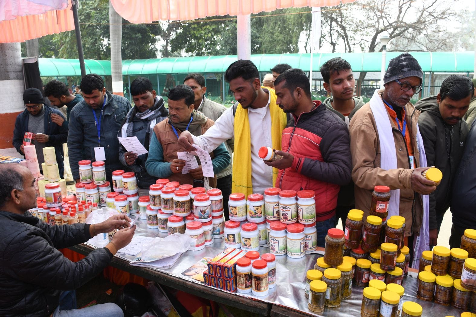 केंद्रीय औषधीय एवं सुगंध पौधा संस्थान परिसर में आयोजित दो दिवसीय किसान मेले का शनिवार को समापन केंद्रीय औषधीय एवं सुगंध पौधा संस्थान परिसर में आयोजित दो दिवसीय किसान मेले का शनिवार को समापन