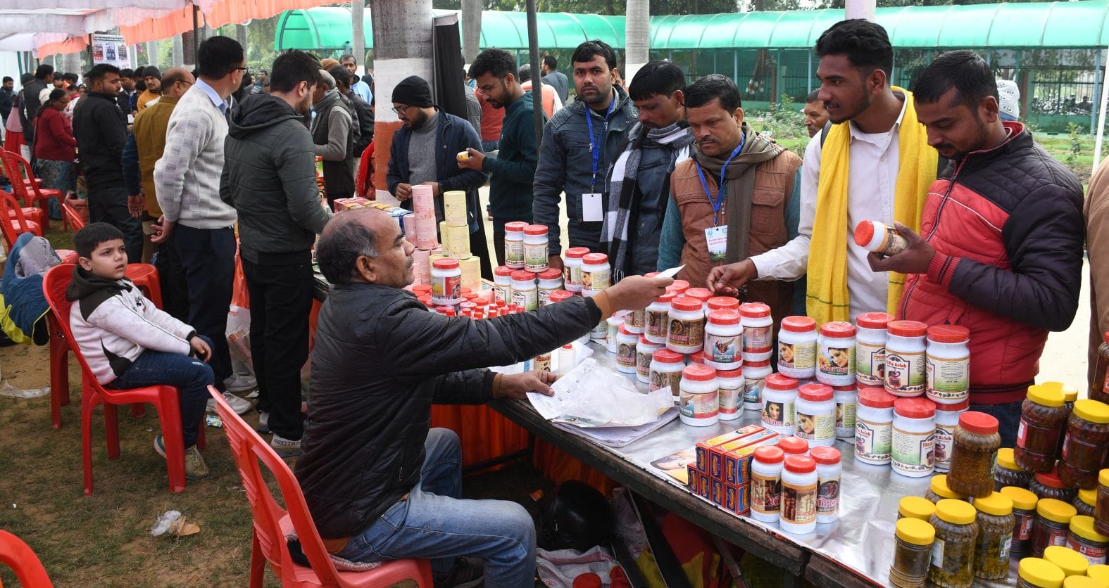 केंद्रीय औषधीय एवं सुगंध पौधा संस्थान परिसर में आयोजित दो दिवसीय किसान मेले का शनिवार को समापन केंद्रीय औषधीय एवं सुगंध पौधा संस्थान परिसर में आयोजित दो दिवसीय किसान मेले का शनिवार को समापन