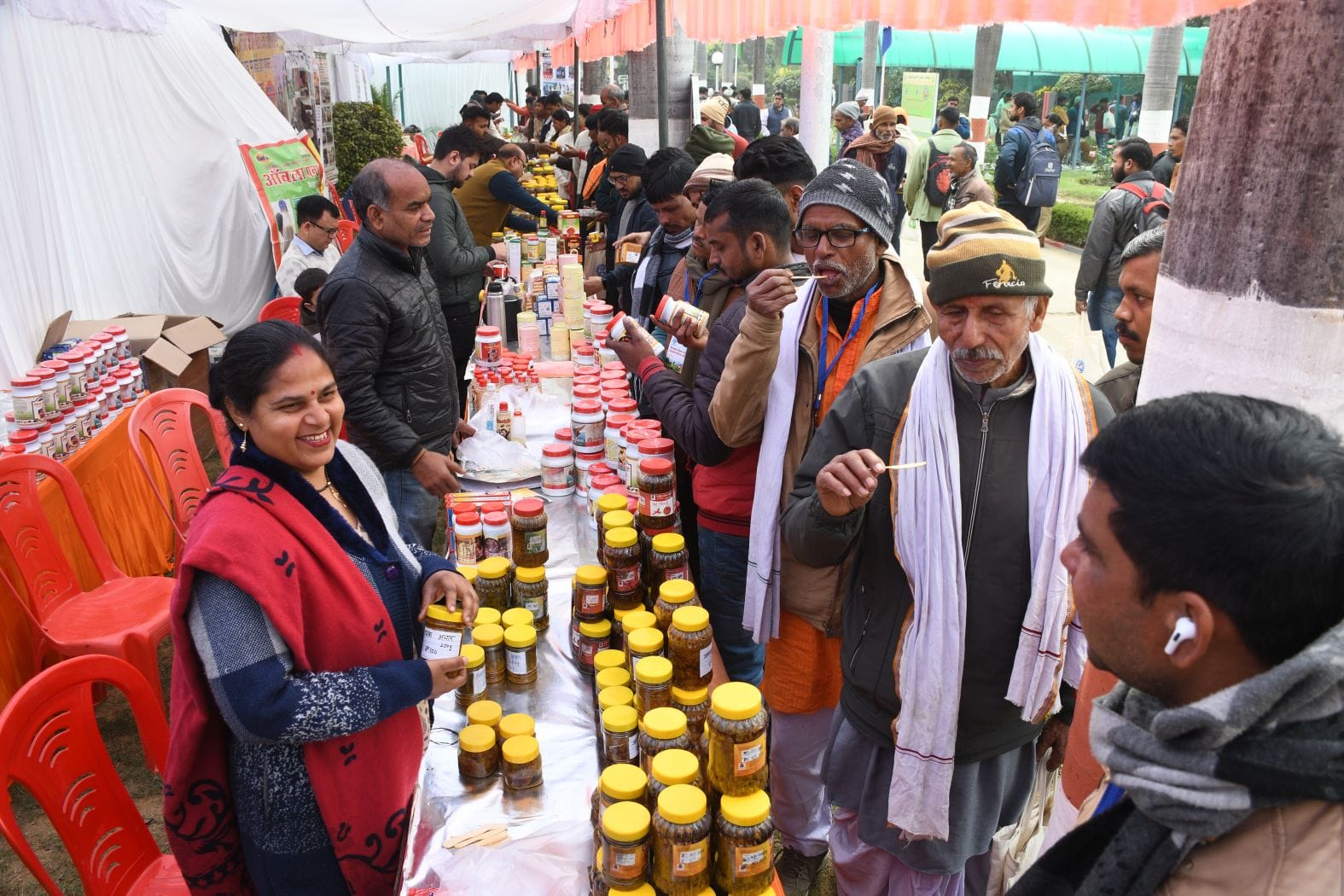 केंद्रीय औषधीय एवं सुगंध पौधा संस्थान परिसर में आयोजित दो दिवसीय किसान मेले का शनिवार को समापन केंद्रीय औषधीय एवं सुगंध पौधा संस्थान परिसर में आयोजित दो दिवसीय किसान मेले का शनिवार को समापन