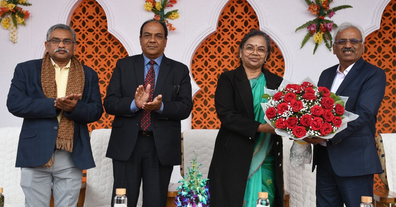 केंद्रीय औषधीय एवं सुगंध पौधा संस्थान परिसर में आयोजित दो दिवसीय किसान मेले का शनिवार को समापन केंद्रीय औषधीय एवं सुगंध पौधा संस्थान परिसर में आयोजित दो दिवसीय किसान मेले का शनिवार को समापन