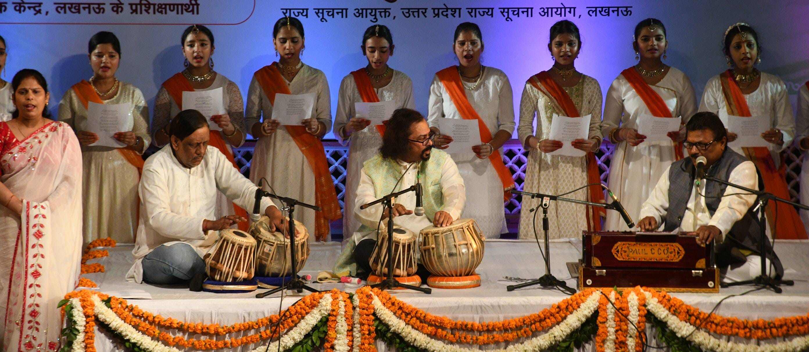 नृत्य, गायन और वादन में दिखा देशभक्ति का रंग नृत्य, गायन और वादन में दिखा देशभक्ति का रंग