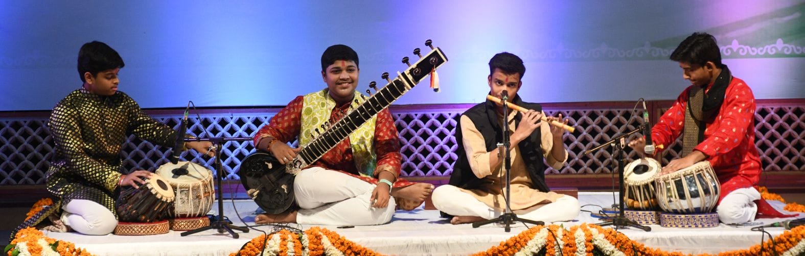 नृत्य, गायन और वादन में दिखा देशभक्ति का रंग नृत्य, गायन और वादन में दिखा देशभक्ति का रंग