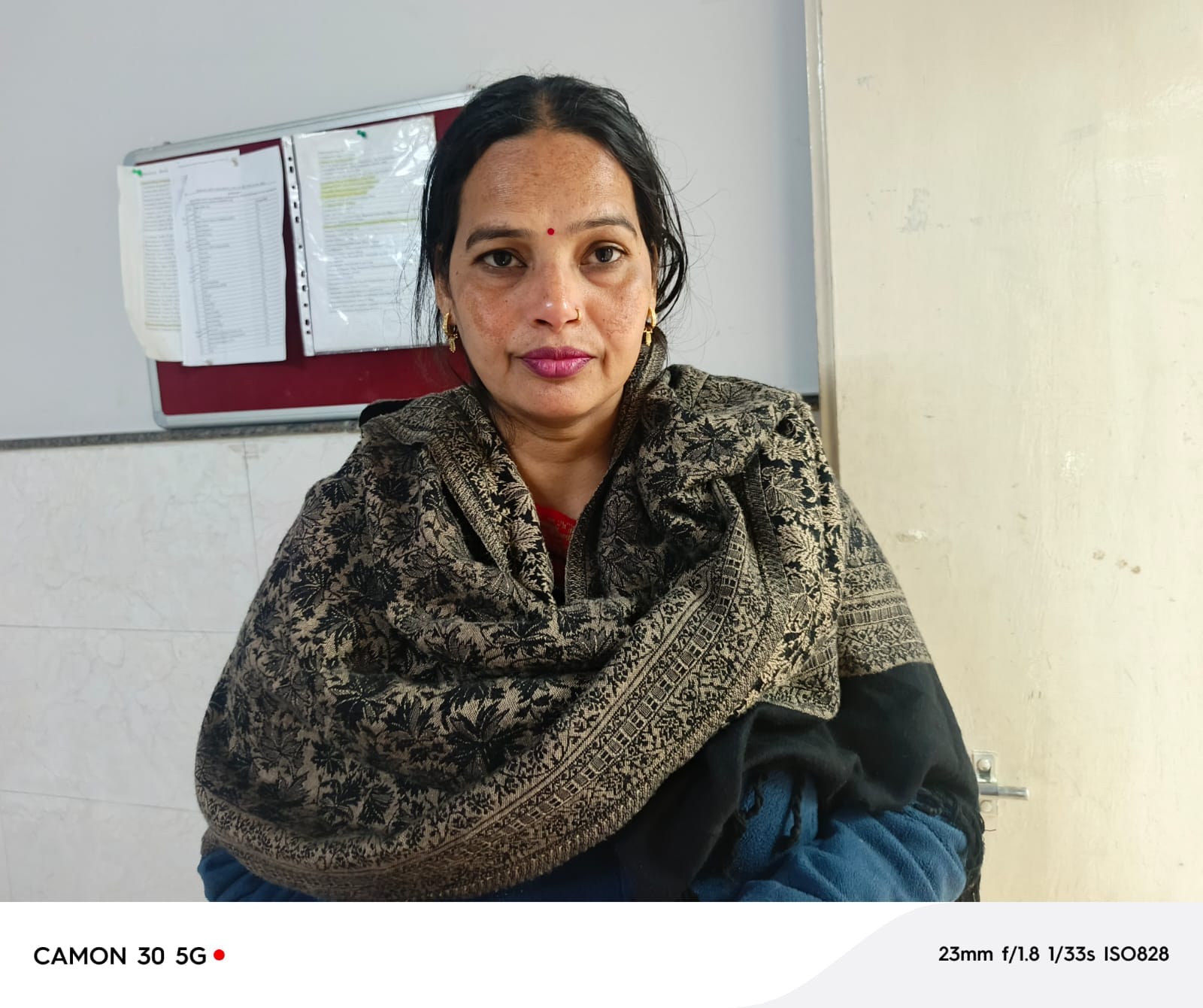 पोती नेहा के साथ कमलेश देवी। संवाद