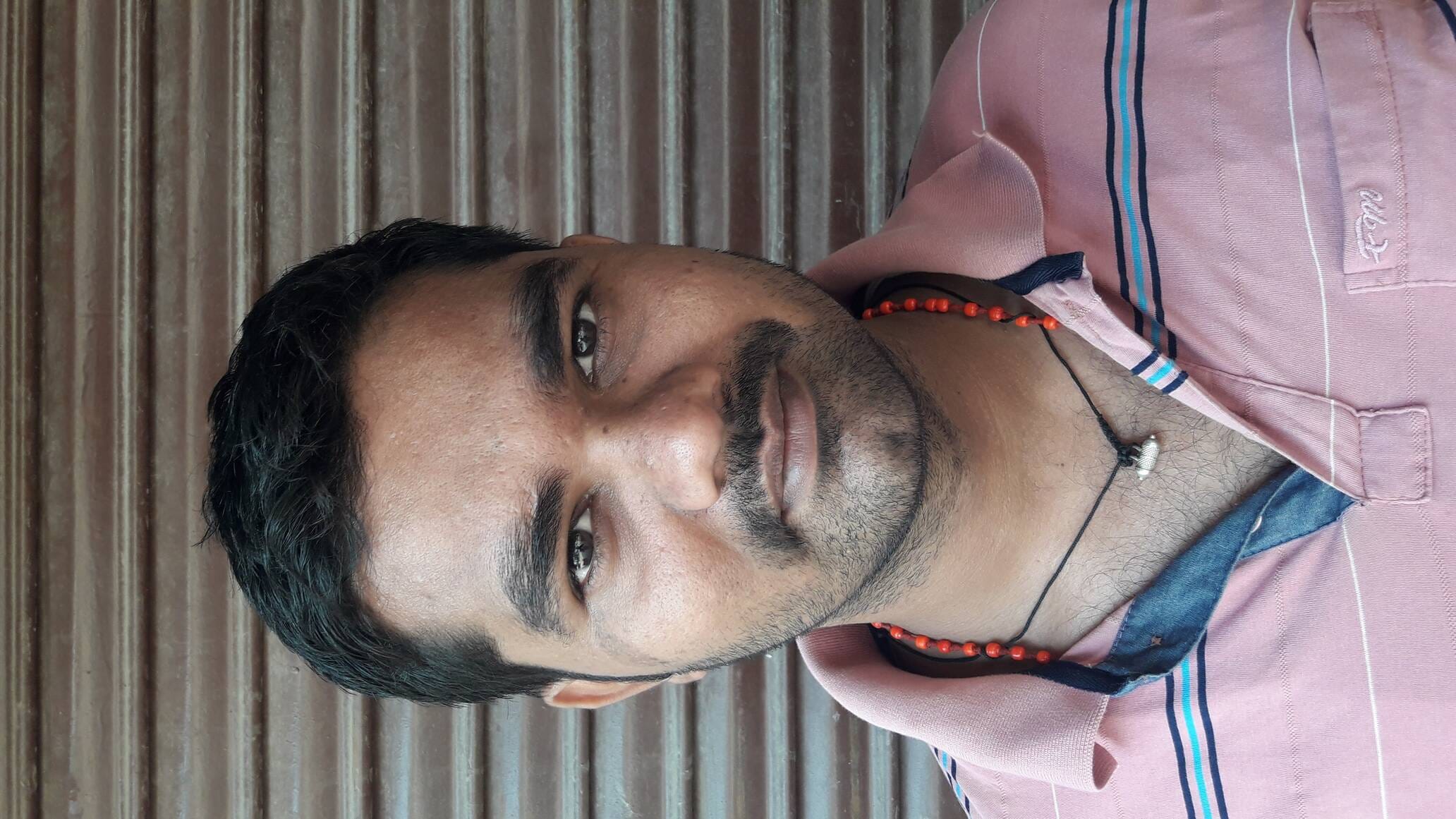 सरायअकिल के फकीराबाद चौराहे पर जाम के चलते वाहनों की लगी लंबी कतार, जाम में फंसे लोग- संवाद सरायअकिल के फकीराबाद चौराहे पर जाम के चलते वाहनों की लगी लंबी कतार, जाम में फंसे लोग- संवाद