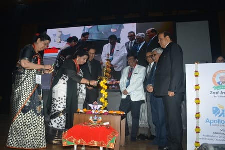 शारदा नगर स्थित सिंचाई विभाग के परिकल्प भवन सभागार में वरिष्ठ नागरिकों की संस्था सेकेंड इनिंग