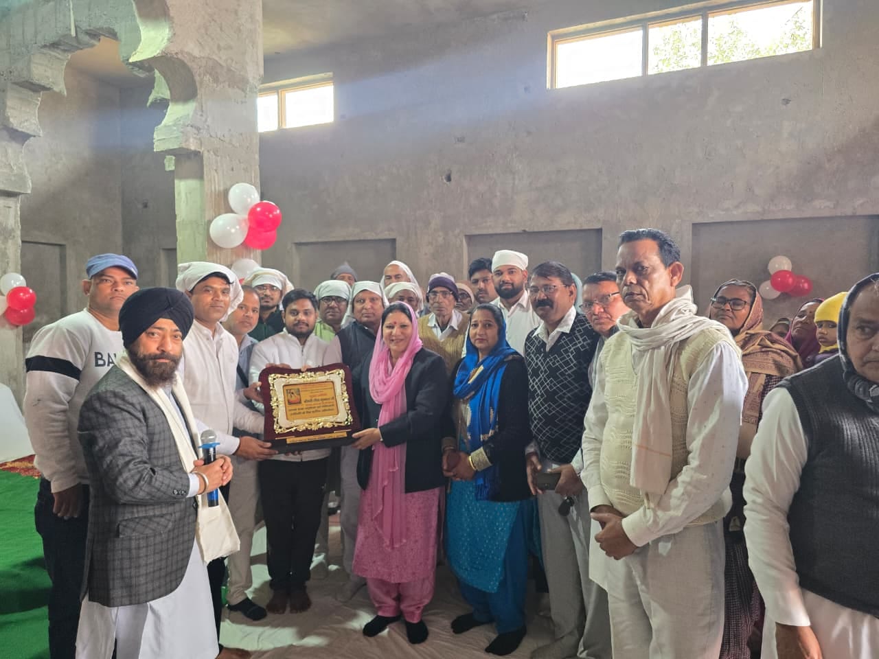 01jjrp13- इंडियन जागृति मंच के सदस्य श्रद्धासुमन अर्पित करते। स्रोत-मंच 01jjrp13- इंडियन जागृति मंच के सदस्य श्रद्धासुमन अर्पित करते। स्रोत-मंच