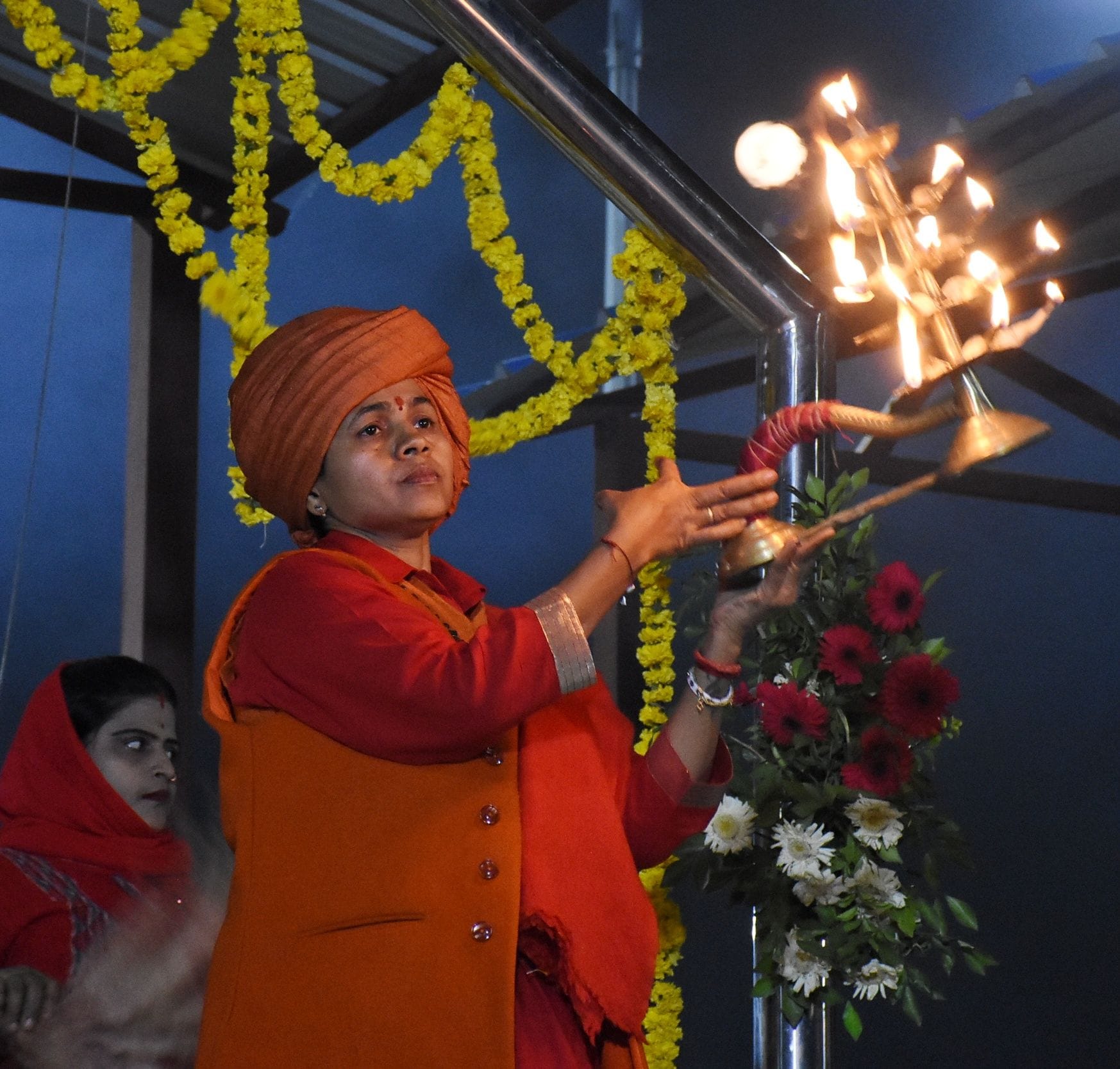 आस्था के दीपों से झिलमिलाया गोमती तट आस्था के दीपों से झिलमिलाया गोमती तट